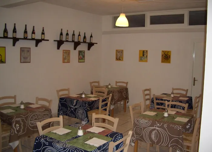 皮齐卡蒂酒店 住宿加早餐酒店 3*